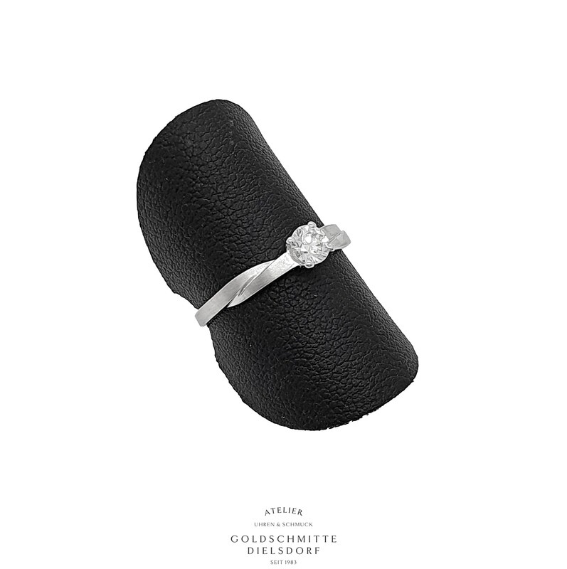 Solitär Ring mit 1 Brillant Weissgold 750
