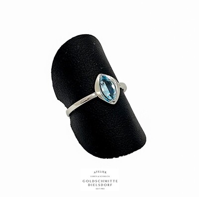 Damenring mit Topas Weissgold 750 Damenring mit Topas Weissgold 750