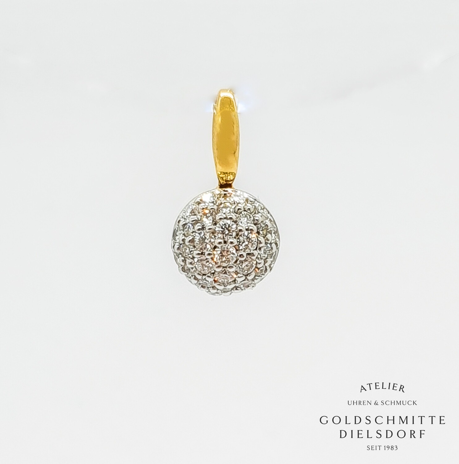 Anhänger bicolor mit 31 Brillanten Gelbgold 750 / Weissgold 750 Anhänger bicolor mit 31 Brillanten Gelbgold 750 / Weissgold 750