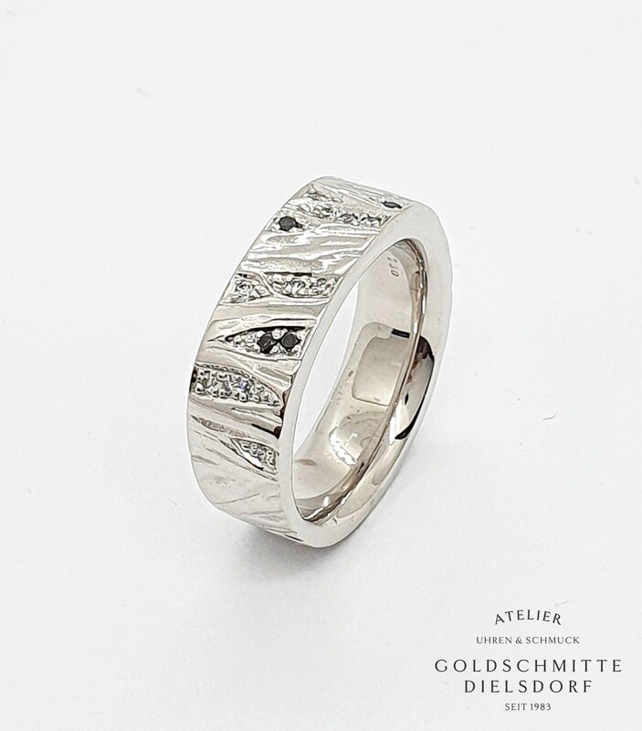 Damenring mit 18 Brillanten Weissgold 750