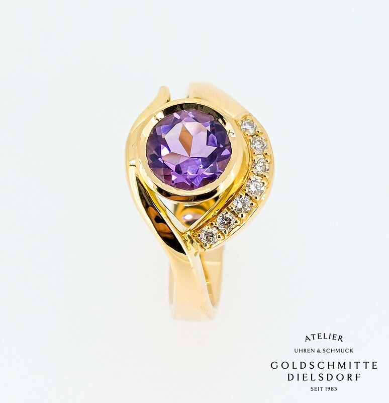 Damenring mit 1 Amethyst und 7 Brillanten Gelbgold 750