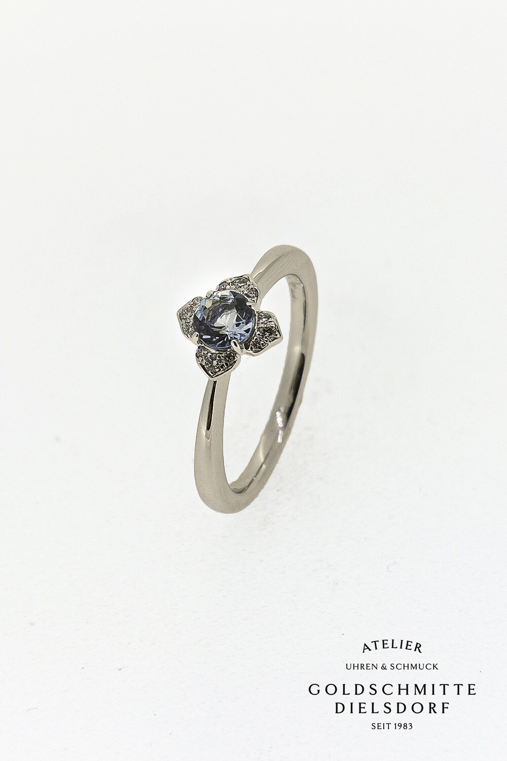 Solitär Ring mit Aquamarine und Brillanten in Weissgold 750 Solitär Ring mit Aquamarine und Brillanten in Weissgold 750