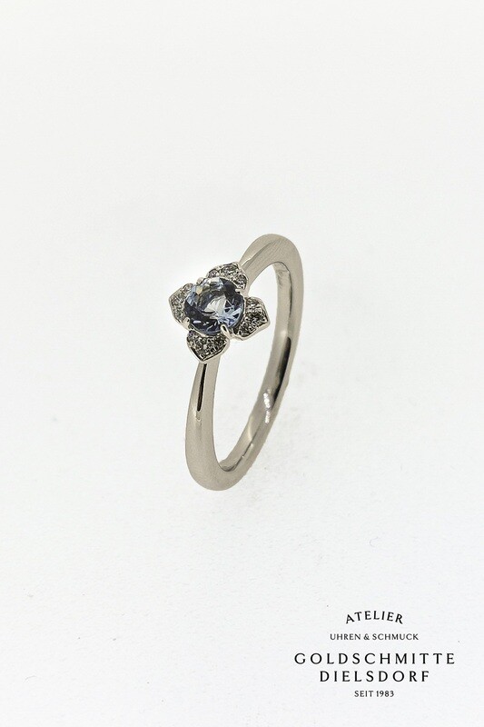Solitär Ring mit Aquamarine und Brillanten in Weissgold 750