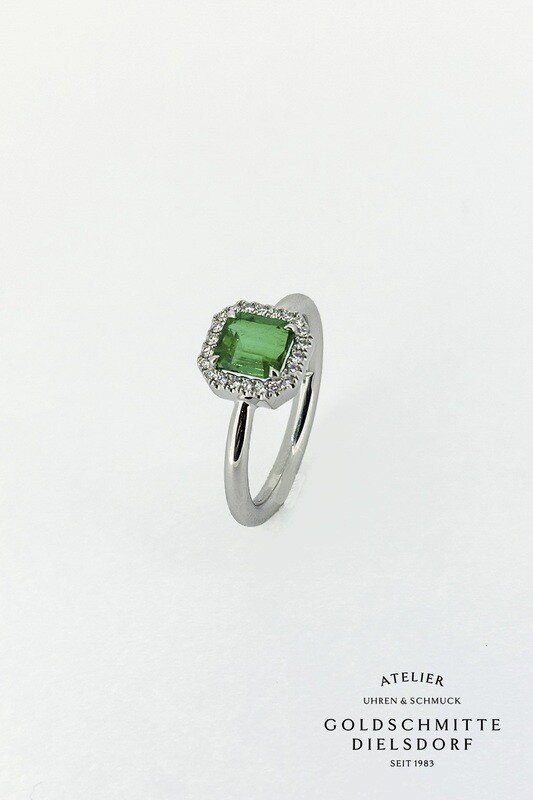 Damenring Weissgold 750 mit 1 Smaragd und Brillant - Entourage