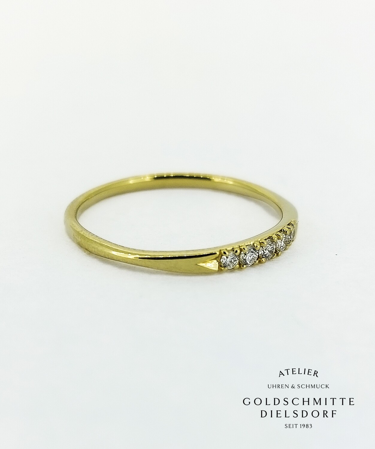 Damenring Gelbgold 750 mit 5 Brillanten Damenring Gelbgold 750 mit 5 Brillanten