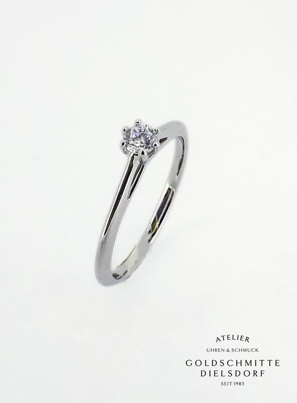 Solitär Ring mit Brillant Weissgold 750 Solitär Ring mit Brillant Weissgold 750