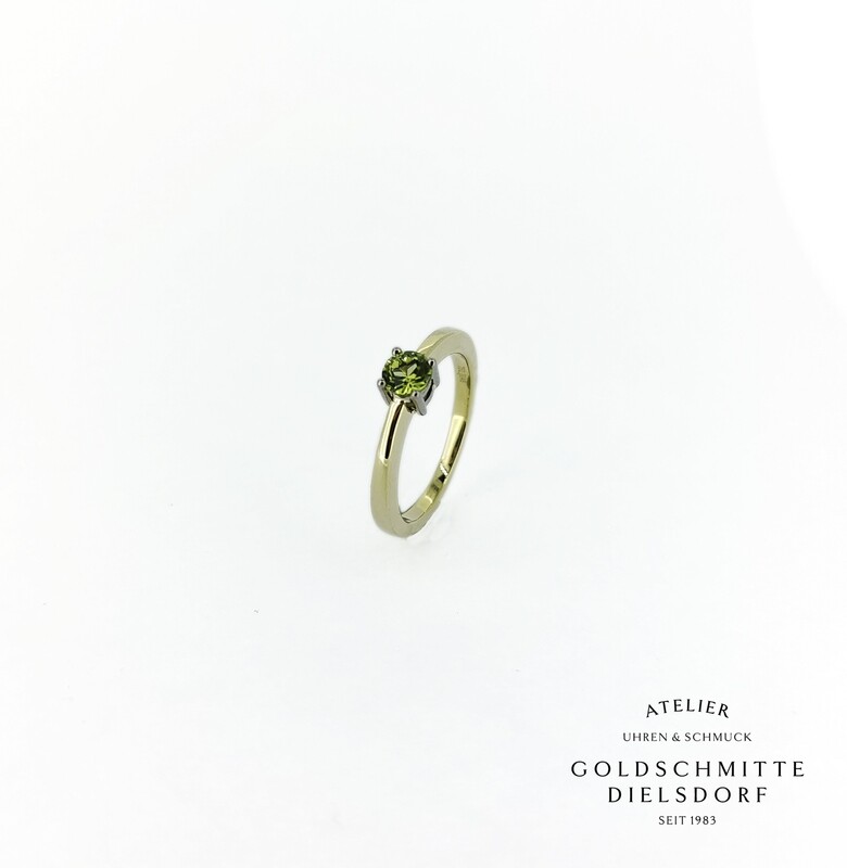 Solitär Ring mit Peridot bicolor