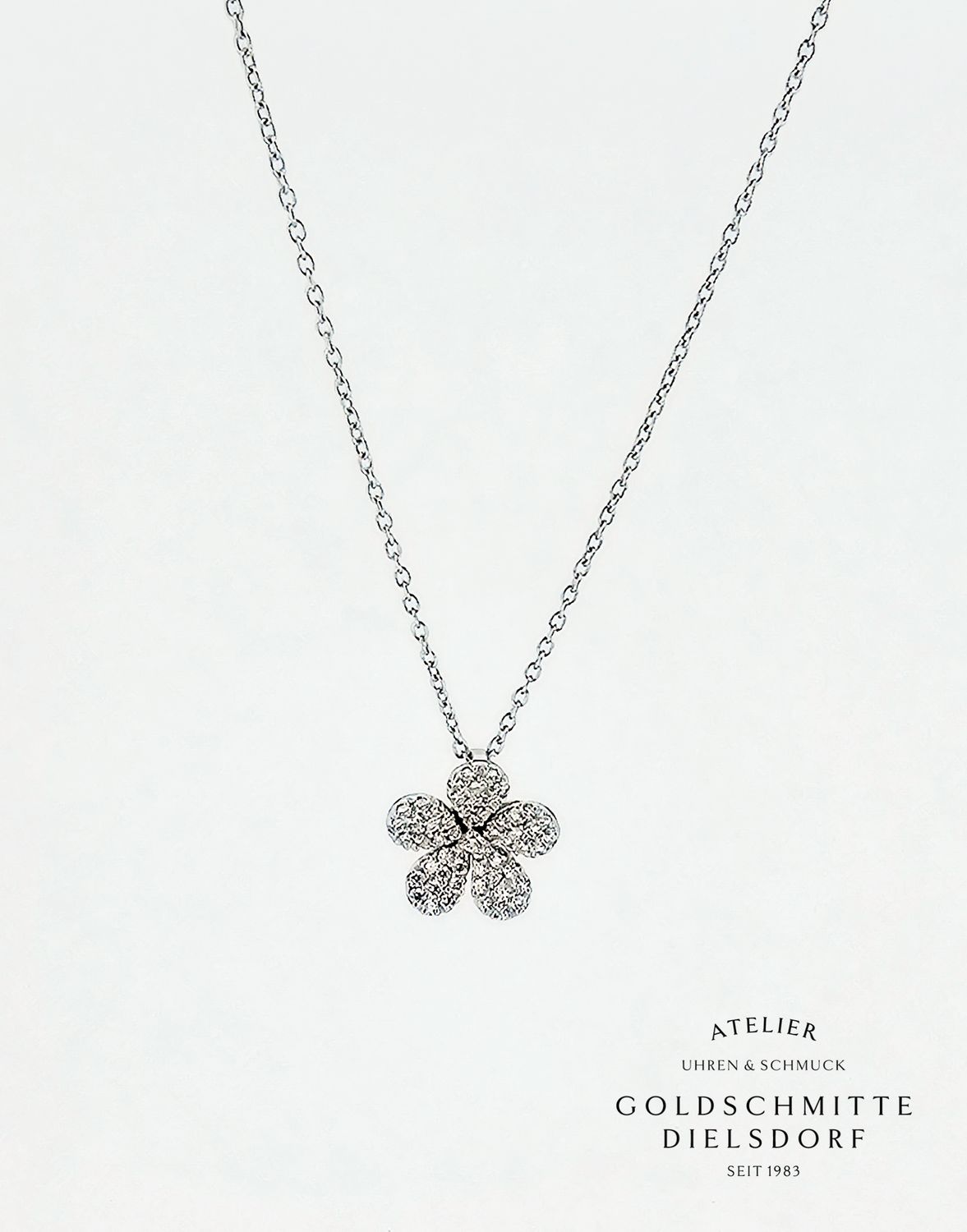 Collitär "BLUME" mit 56 Brillanten Weissgold 750