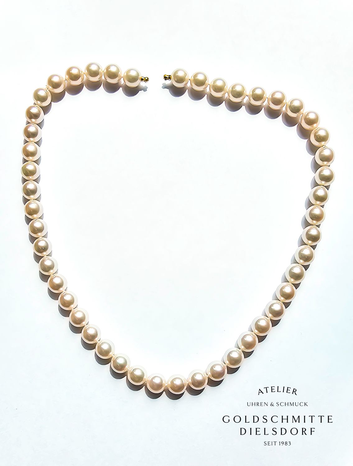 Perlencollier mit 47 Akoya Perlen mit Kugelschloss
