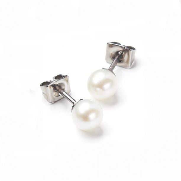 Titan Ohrstecker mit Süsswasser Perlen