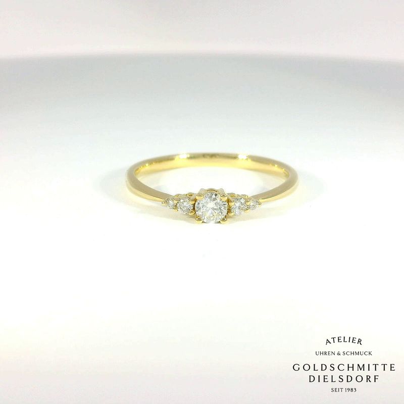 Damenring Gelbgold 750 mit 5 Brillanten