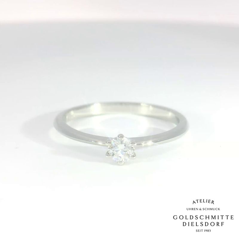Solitär Ring mit Brillant in Weissgold 750