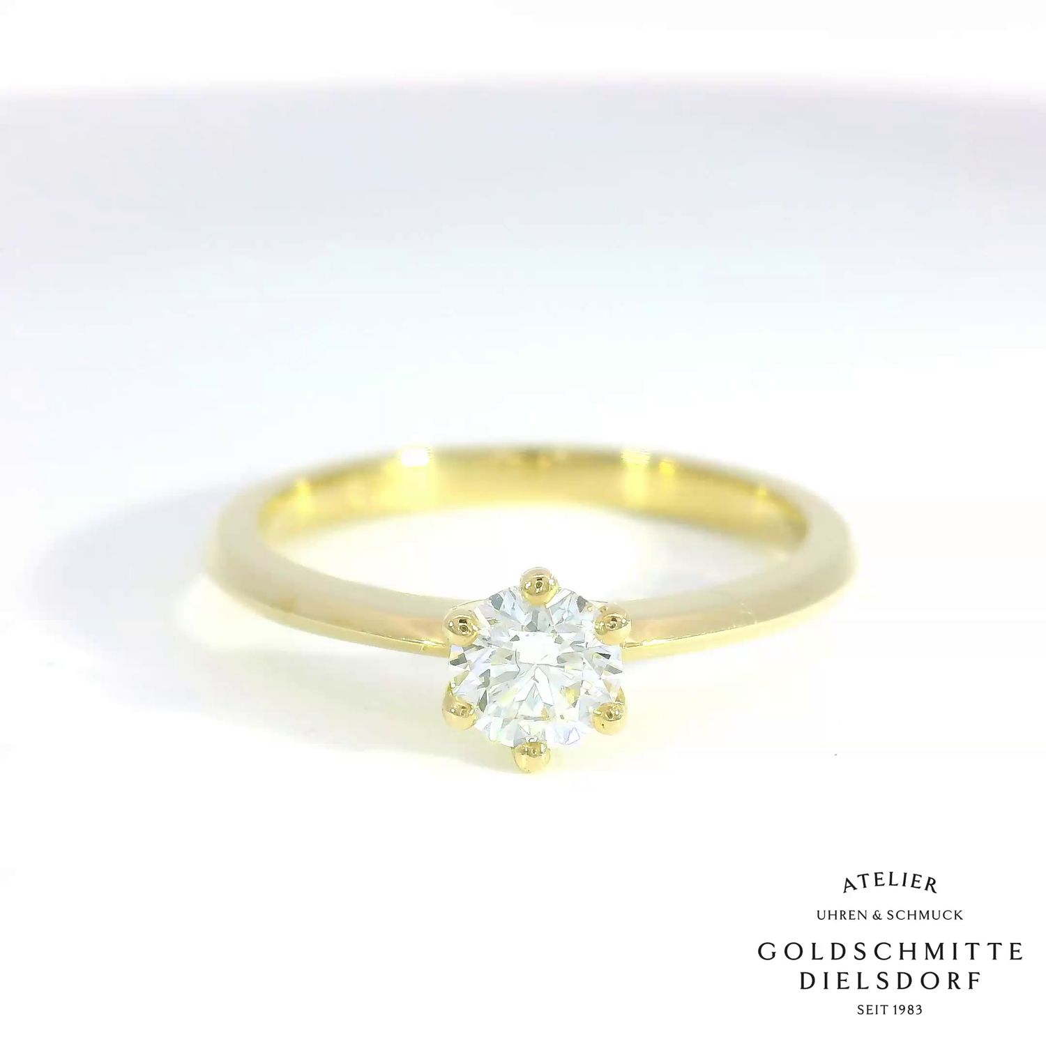 Solitär Ring mit Brillant in Gelbgold 750