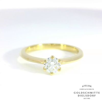 Solitär Ring mit Brillant in Gelbgold 750