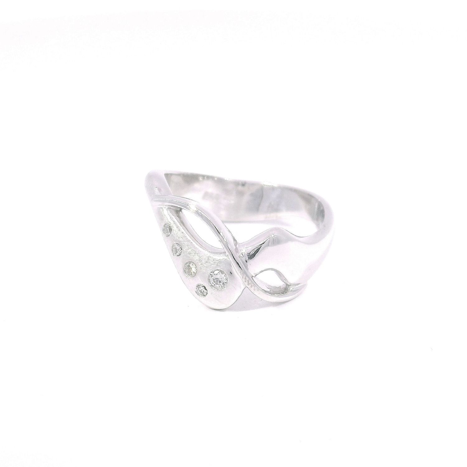 Damenring geschwungen mit Brillanten aus Weissgold 750 Damenring geschwungen mit Brillanten aus Weissgold 750