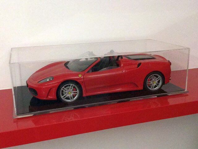 Teca - vetrina per automobile (o altri oggetti) in plexiglass con base nera