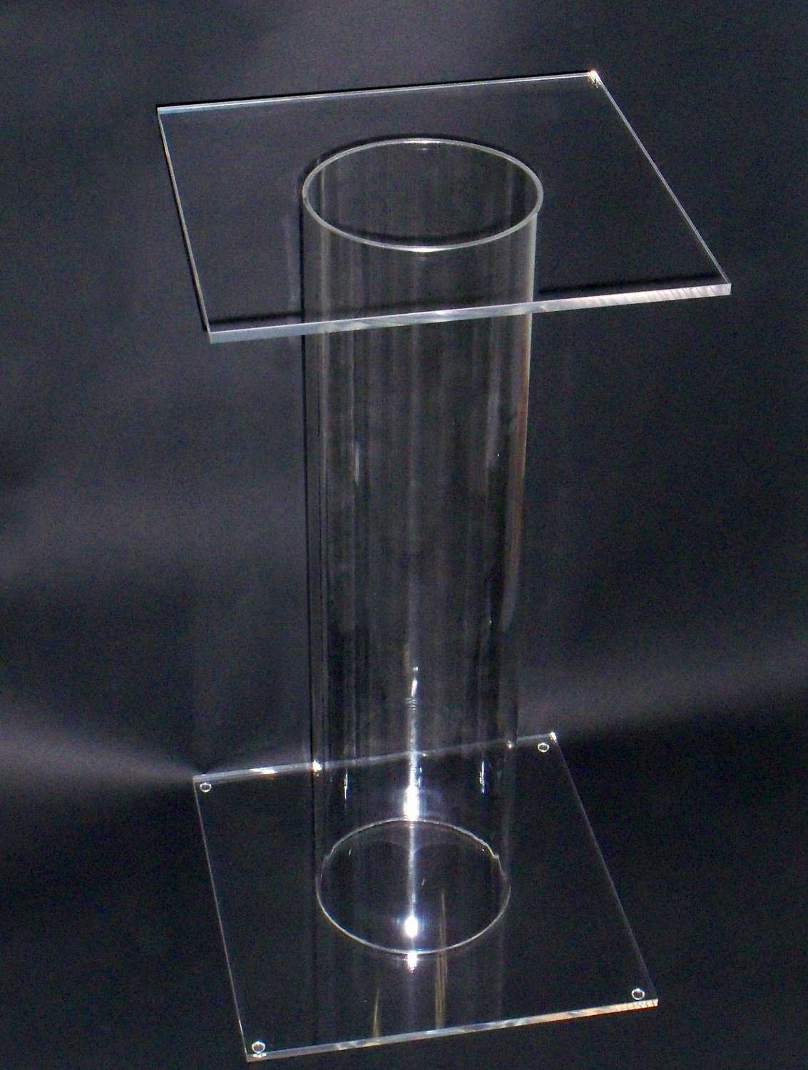 Piedistallo - tavolino - espositore in plexiglass trasparente. Cm. 30x30xH. 76