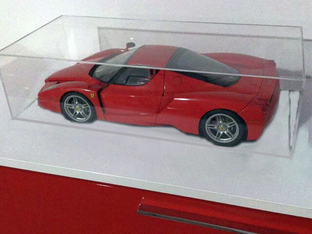 Teca - vetrina per automobile (o altri oggetti) in plexiglass SENZA base Teca - vetrina per automobile (o altri oggetti) in plexiglass SENZA base
