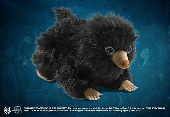PELUCHE BEBE ESCARBATO NEGRO ANIMALES FANTASTICOS NOBLE COLLECTION