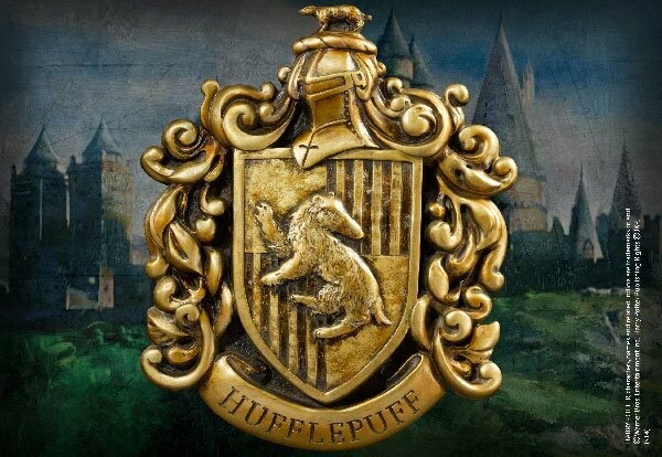 ESCUDO HUFFLEPUFF HARRY POTTER NOBLE COLLECTION