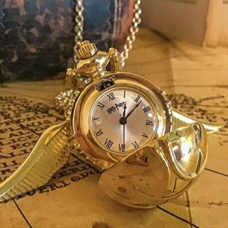 RELOJ COLGANTE SNITCH DORADA HARRY POTTER THE CARAT SHOP