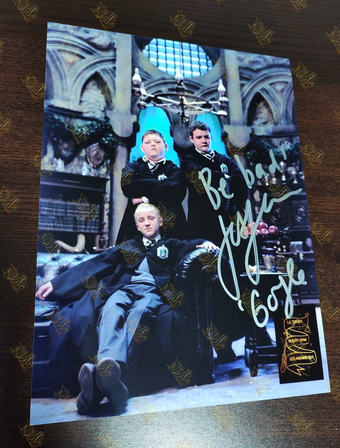 FOTOGRAFIA FIRMADA POR GREGORY GOYLE (JOSH HERDMAN)