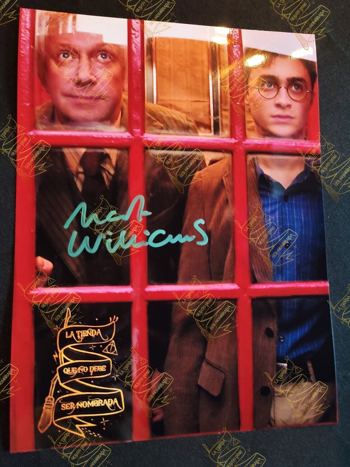 FOTOGRAFIA FIRMADA POR ARTHUR WEASLEY (MARK WILLIAMS)