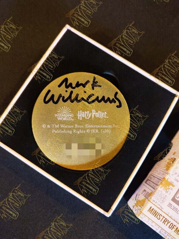 MONEDA MINISTERIO DE MAGIA FIRMADA POR ARTHUR WEASLEY (MARK WILLIAMS)