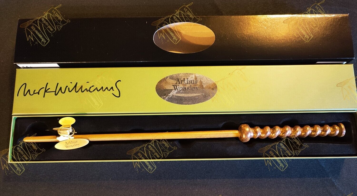VARITA FIRMADA POR ARTHUR WEASLEY (MARK WILLIAMS)