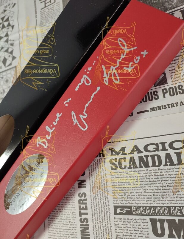 VARITA FIRMADA POR LUNA LOVEGOOD (EVANNA LYNCH)