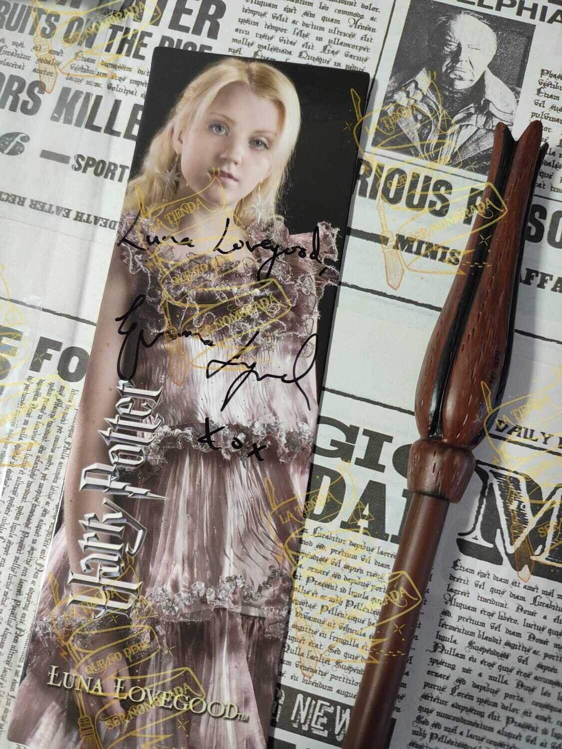 MARCAPAGINAS + BOLIGRAFO VARITA LUNA LOVEGOOD FIRMADO POR (EVANNA LYNCH)