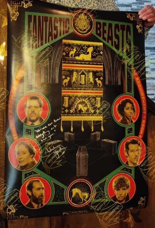POSTER FIRMADO POR BUNTY (VICTORIA YEATES)