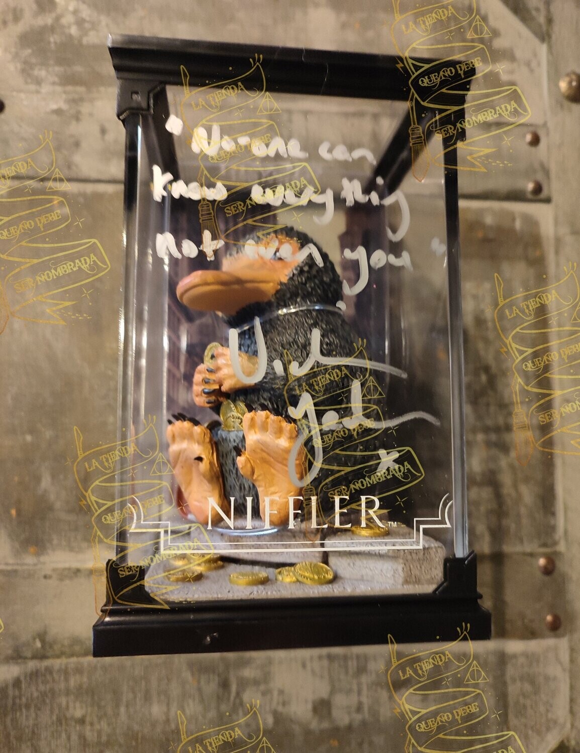 CRIATURA MAGICA NIFFLER FIRMADA POR BUNTY (VICTORIA YEATES)