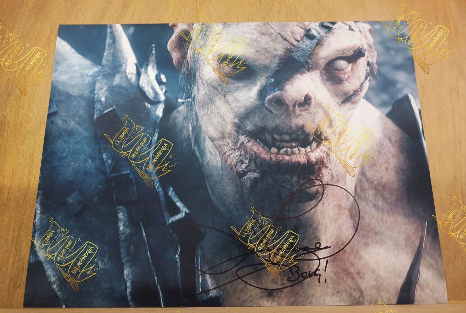 FOTOGRAFIA FIRMADA POR BOLG (LAWRENCE MAKOARE) EN THE HOBBIT