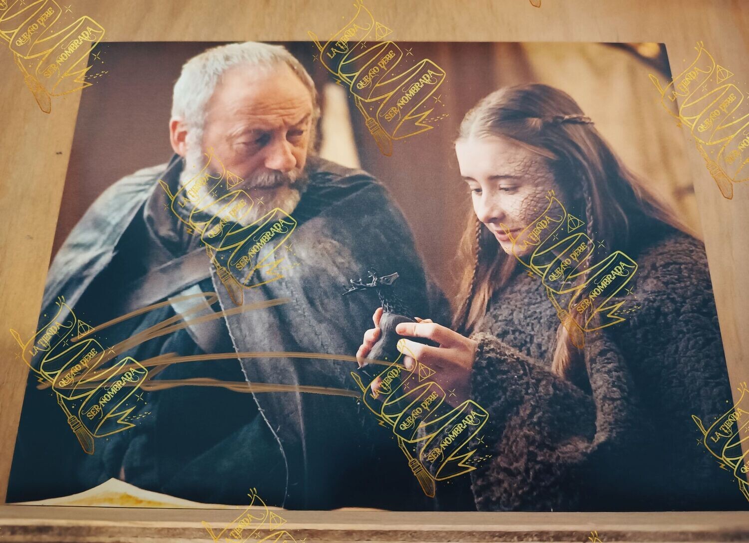 FOTOGRAFIA FIRMADA POR SHIREEN BARATHEON (KERRY DANIELLE INGRAM) EN JUEGO DE TRONOS
