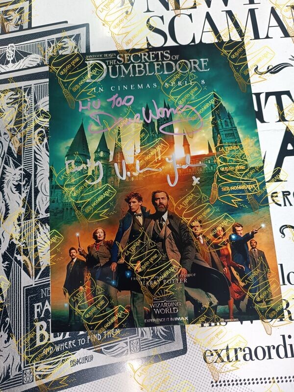 FOTOGRAFIA FIRMADA POR BUNTY (VICTORIA YEATES) Y LIU TAO (DAVE WONG)