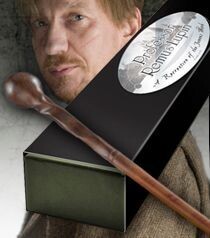 VARITA REMUS LUPIN C/PINZA HARRY POTTER NOBLE COLLECTION