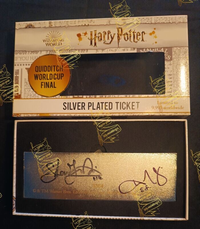 REPLICA DEL BILLETE FINAL MUNDIAL DE QUIDDITCH FIRMADO POR VIKTOR KRUM (STAN YANEVSKI) Y SEAMUS FINNIGAN (DEVON MURRAY)