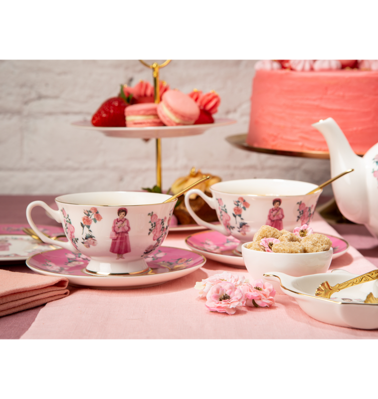REPLICA JUEGO TAZAS & PLATOS DOLORES UMBRIDGE DESCATALOGADO HARRY POTTER