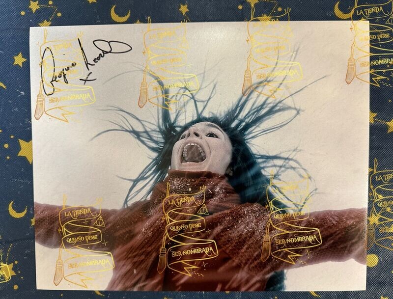 FOTOGRAFIA FIRMADA POR KATIE BELL (GEORGINA LEONIDAS)