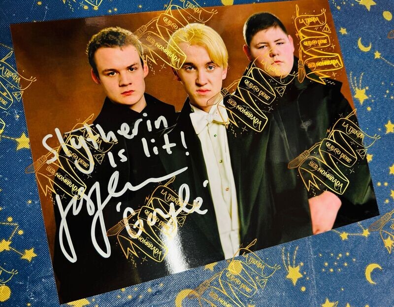 FOTOGRAFIA FIRMADA POR GREGORY GOYLE (JOSH HERDMAN)
