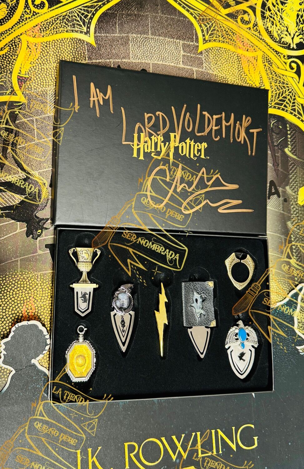 CAJA HORROCRUXES MARCAPAGINAS FIRMADO POR TOM RIDDLE (CHRISTIAN COULSON)