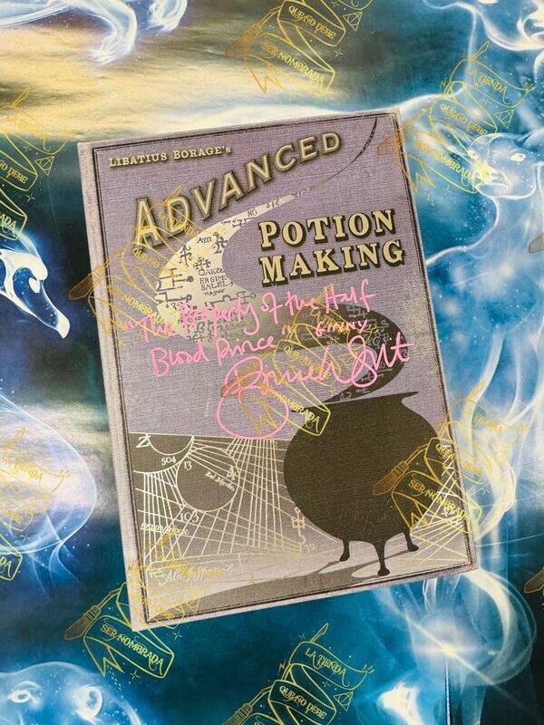 REPLICA NOTEBOOK MINALIMA FIRMADA POR GINNY WEASLEY (BONNIE WRIGHT)