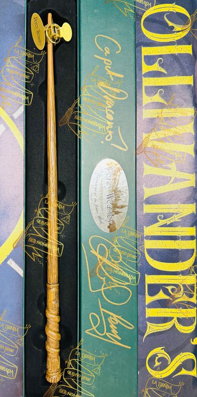 VARITA FIRMADA POR PERCY WEASLEY (CHRIS RANKIN)