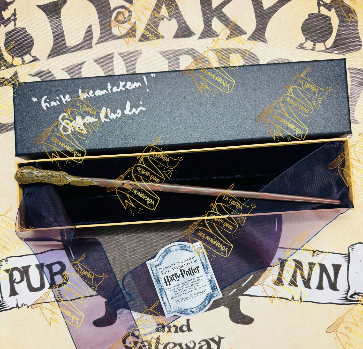 VARITA RON WEASLEY OLLIVADANDERS FIRMADO POR REGINALD CATTERMOLE (STEFAN RODRI)