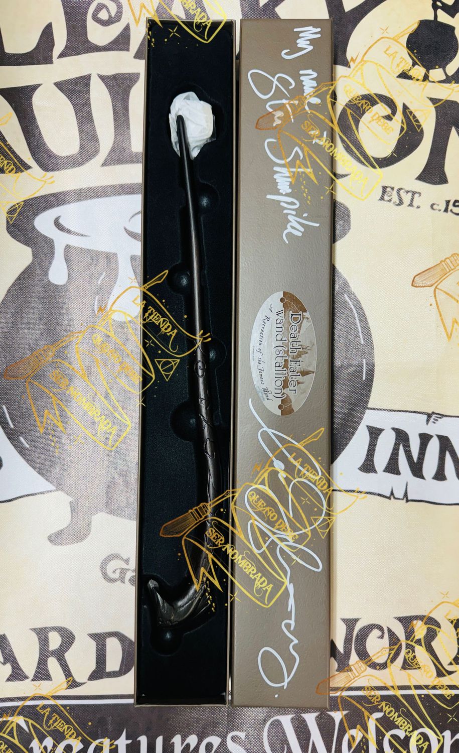 VARITA DEATH EATER STALLION FIRMADA POR STAN SHUNPIKE (LEE INGLEBY)