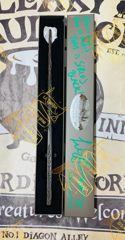 VARITA SIRIUS BLACK FIRMADA POR STAN SHUNPIKE (LEE INGLEBY)
