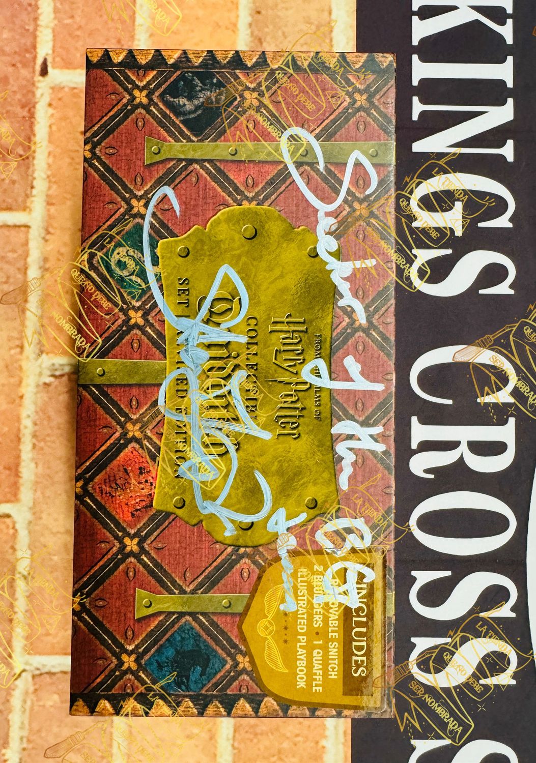 REPLICA BAUL QUIDDITCH FIRMADO POR VIKTOR KRUM (STAN YANEVSKI)