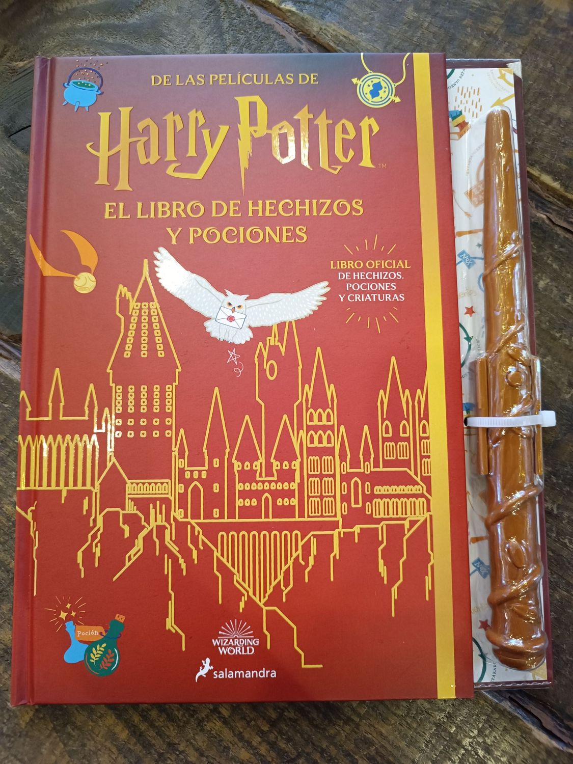 EL LIBRO DE HECHIZOS Y POCIONES HARRY POTTER