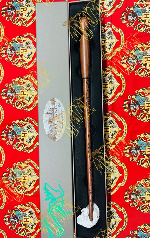 VARITA FIRMADA POR DEATH EATER BROWN (PETER PEDRERO)